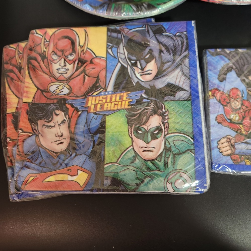 Dc Comics Justice League: Large Paper Plates , Small & Large Napkins - 112 pcs. - Picture 3 of 4